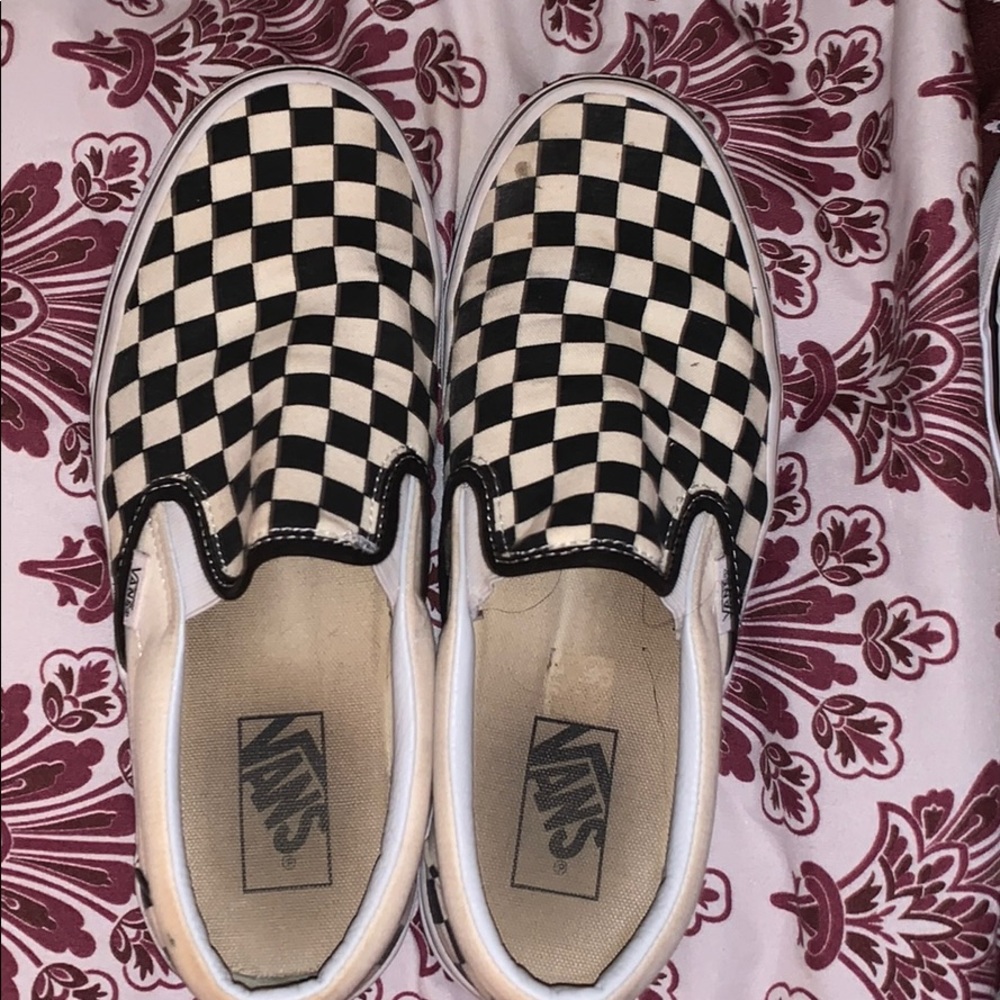 (women’s 9) black & white checkered slip on vans